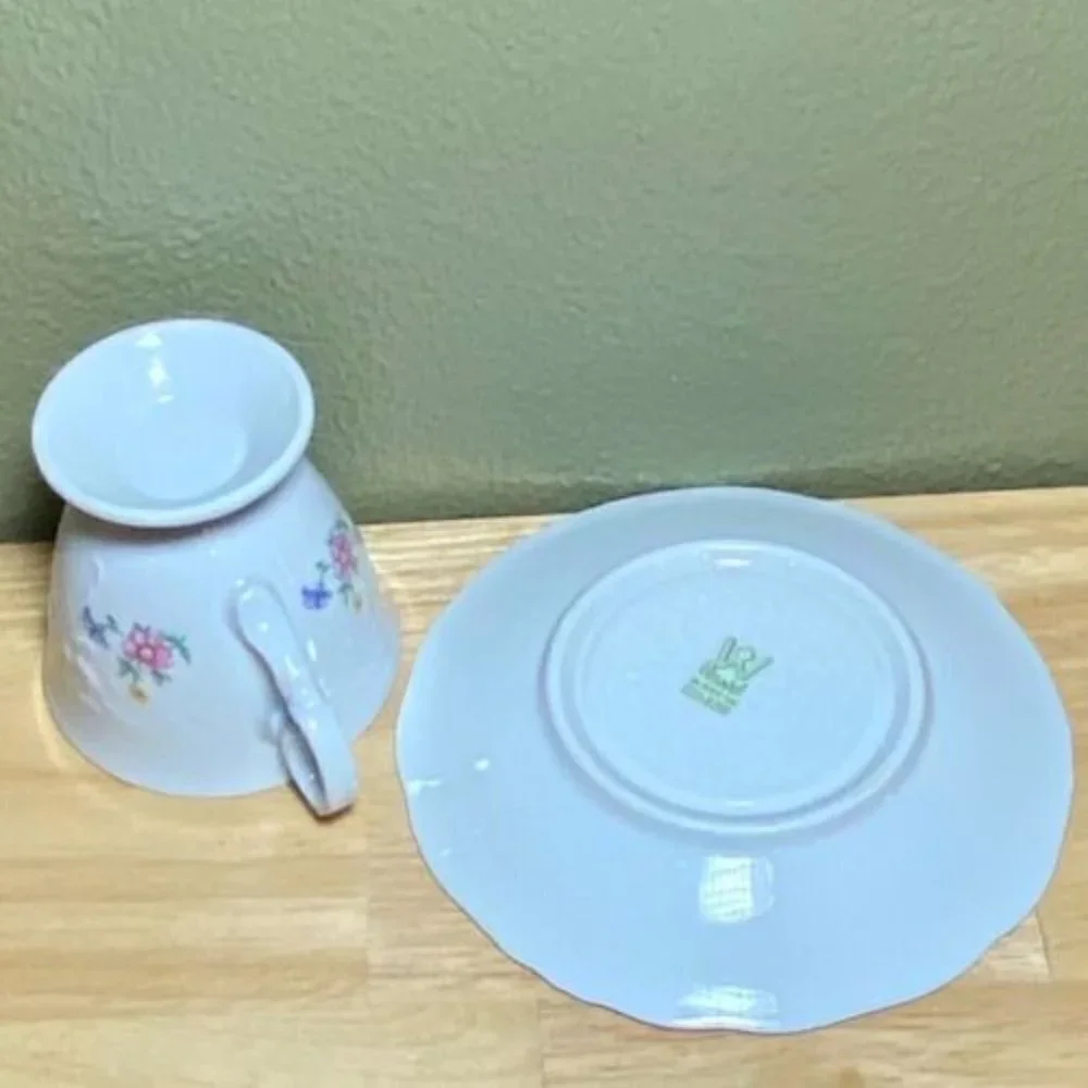 Wawel China • Floral Tea Cup & Saucer Set • Gold Trim • Made In Poland • Rare •‎